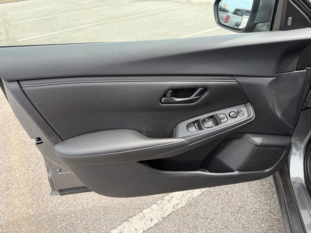 Used 2025 Nissan Sentra S image 11