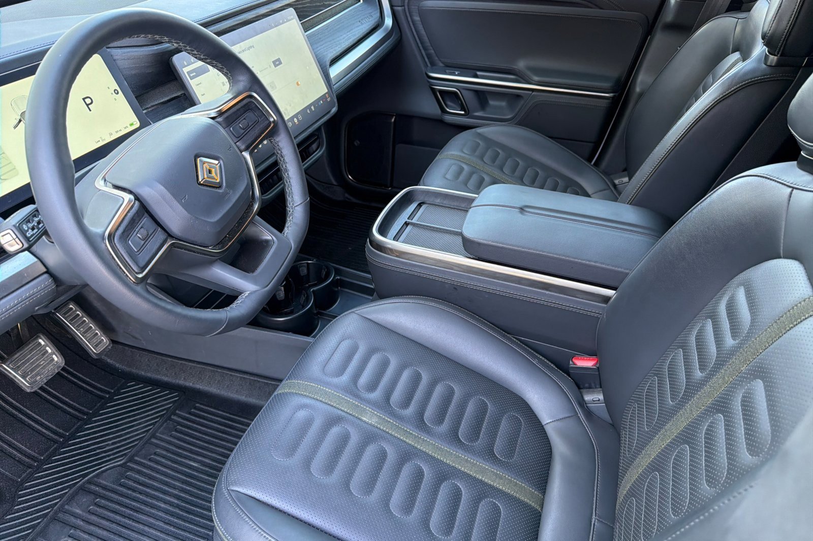 Used 2024 Rivian R1S Adventure image 9