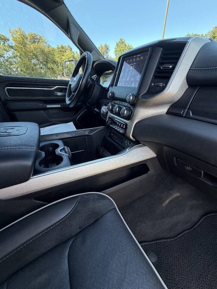 Used 2019 RAM 1500 Laramie w/ Sport Appearance Package AWD/4WD image 17