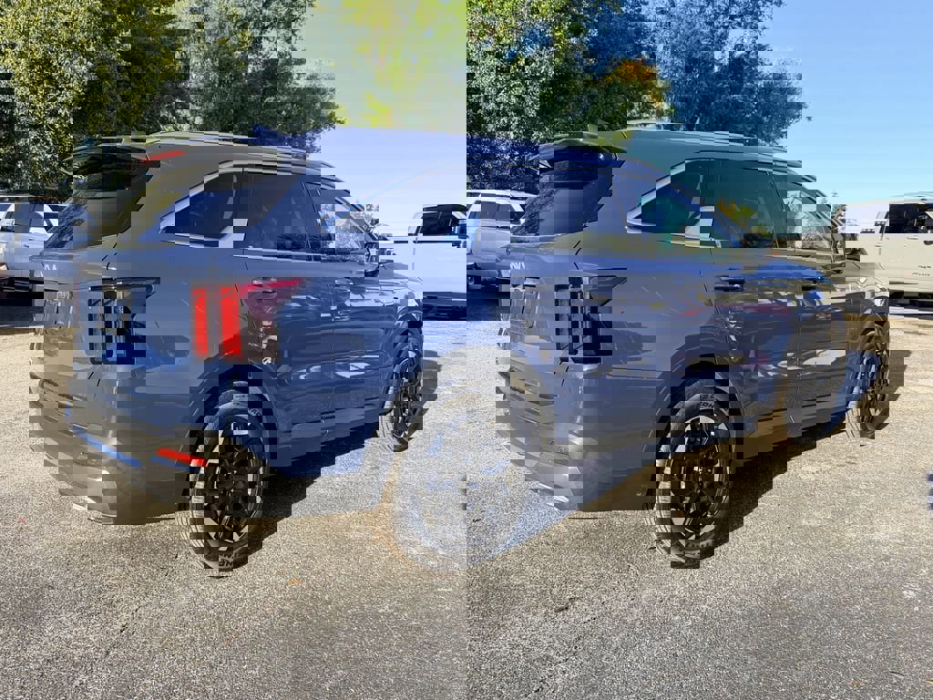 Used 2025 Kia Sorento S w/ Panoramic Sunroof Package image 4