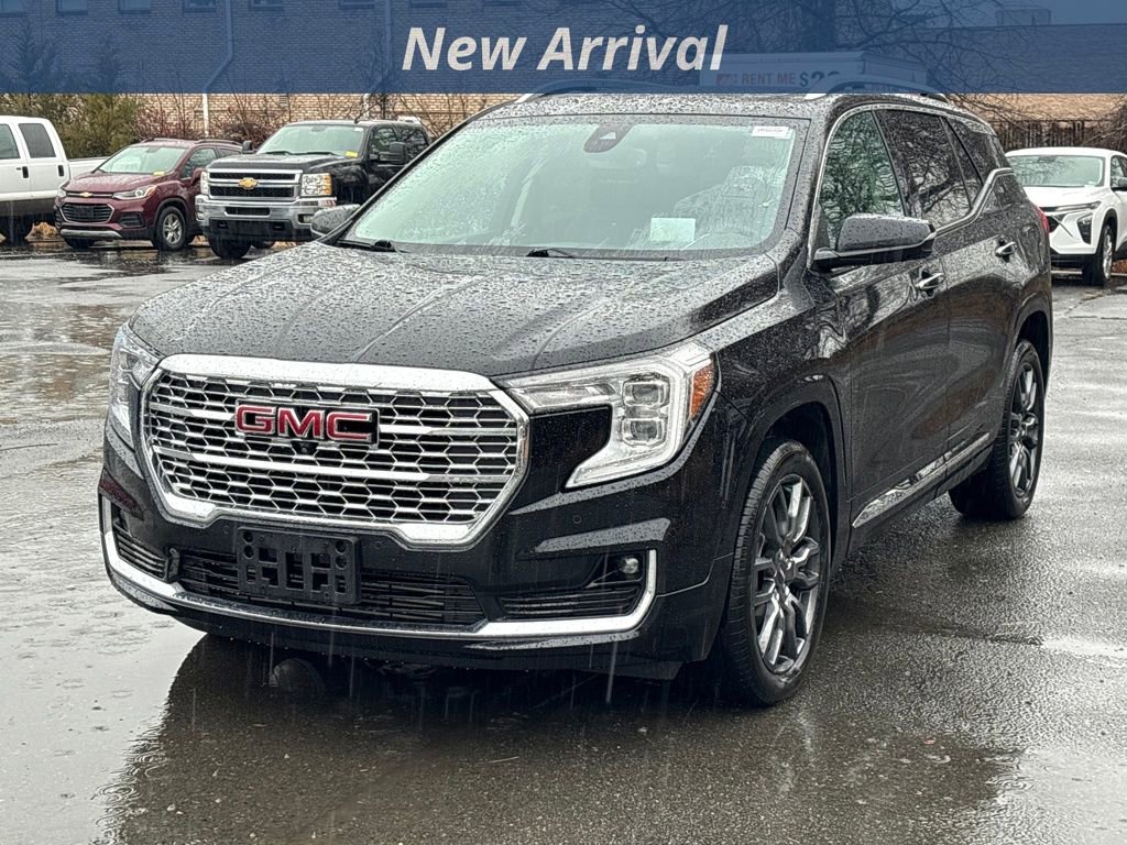 Used 2023 GMC Terrain Denali w/ Black Diamond Edition image 1