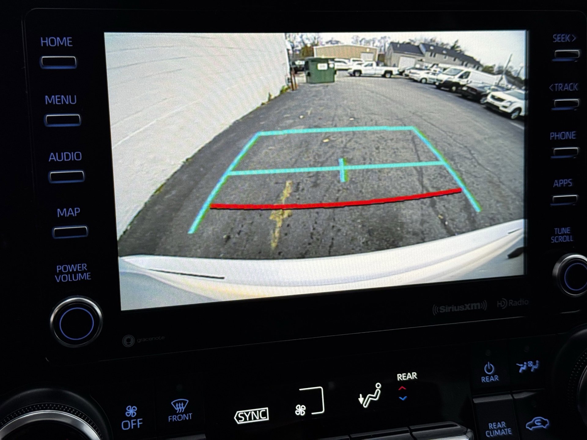 Used 2022 Toyota Highlander XLE image 28