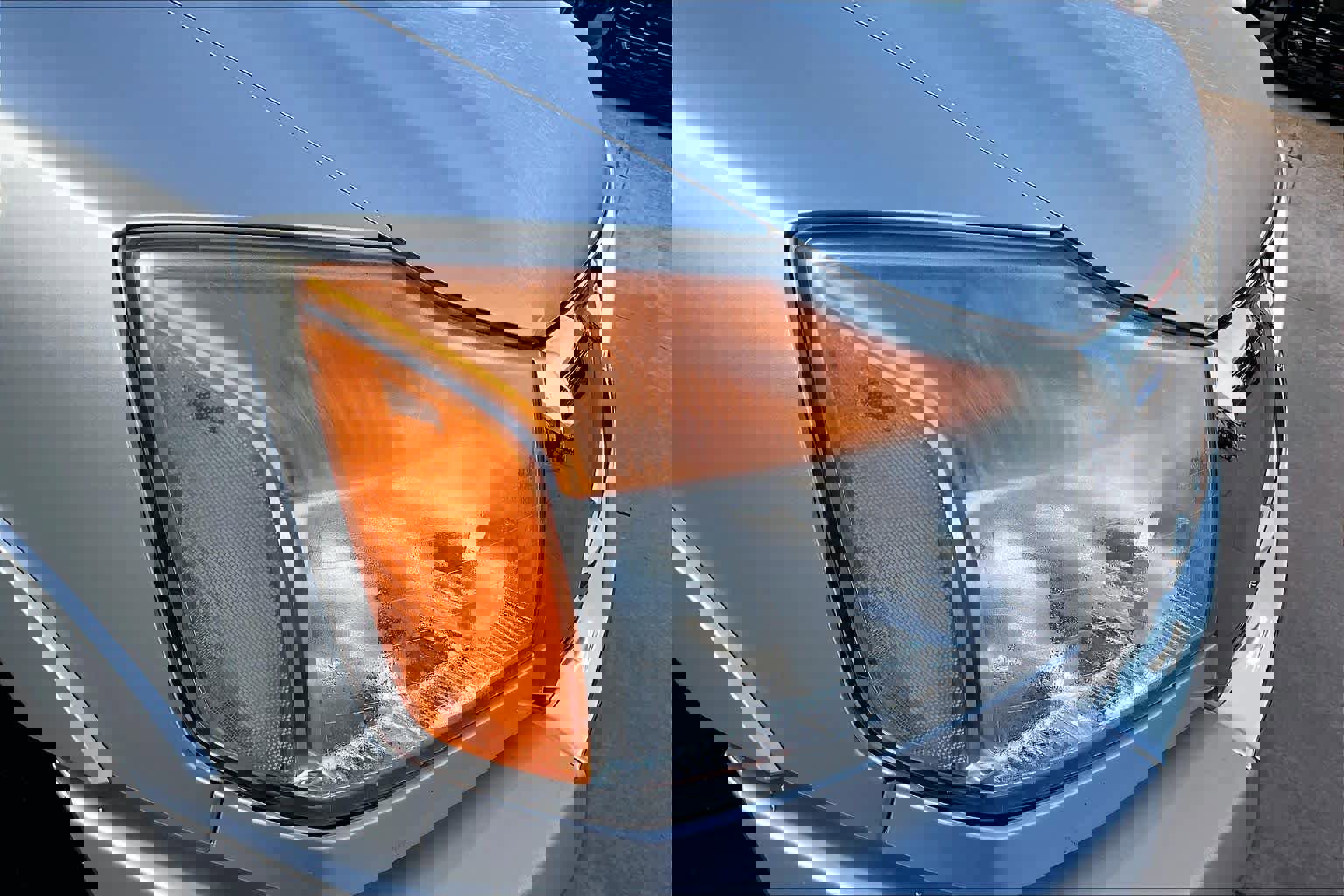 Used 2015 Nissan Titan SL w/ SL Moonroof Package image 27