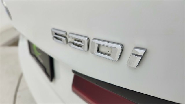 Used 2021 BMW 530i w/ Premium Package image 17