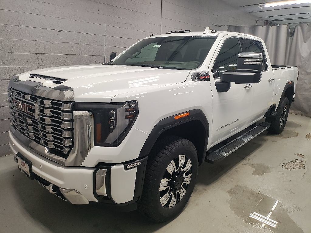 New 2026 GMC Sierra 2500 Denali w/ Denali Reserve Package AWD/4WD image 16