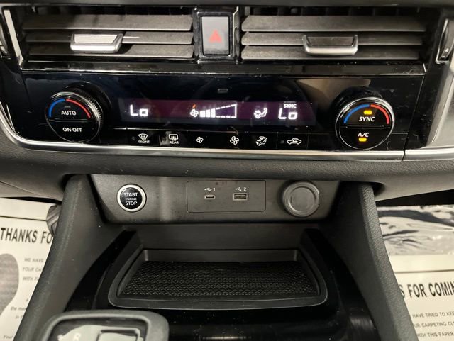 Used 2022 Nissan Rogue SV FWD image 28