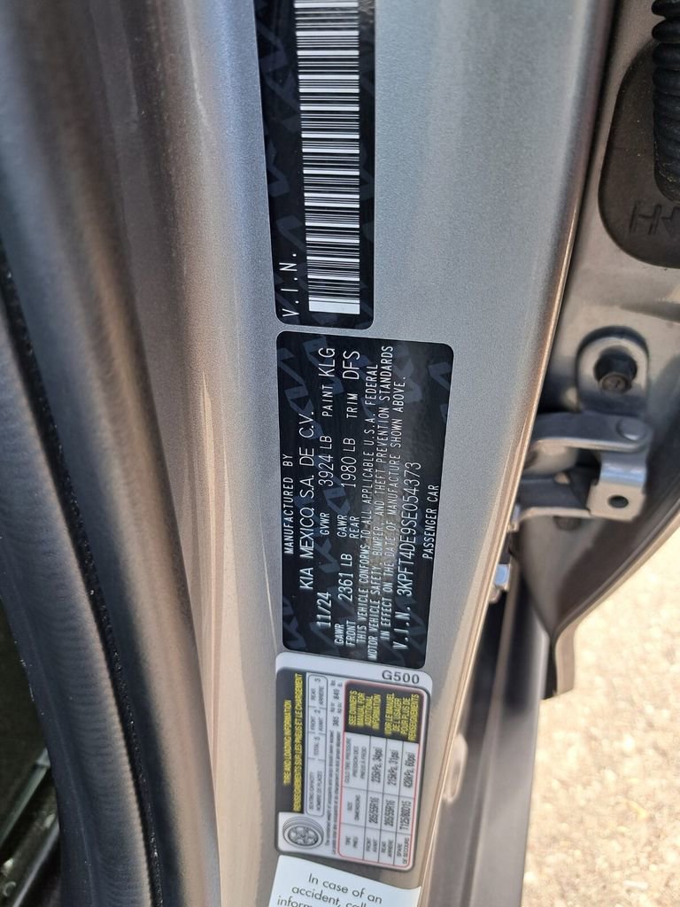 Used 2025 Kia K4 LXS image 27