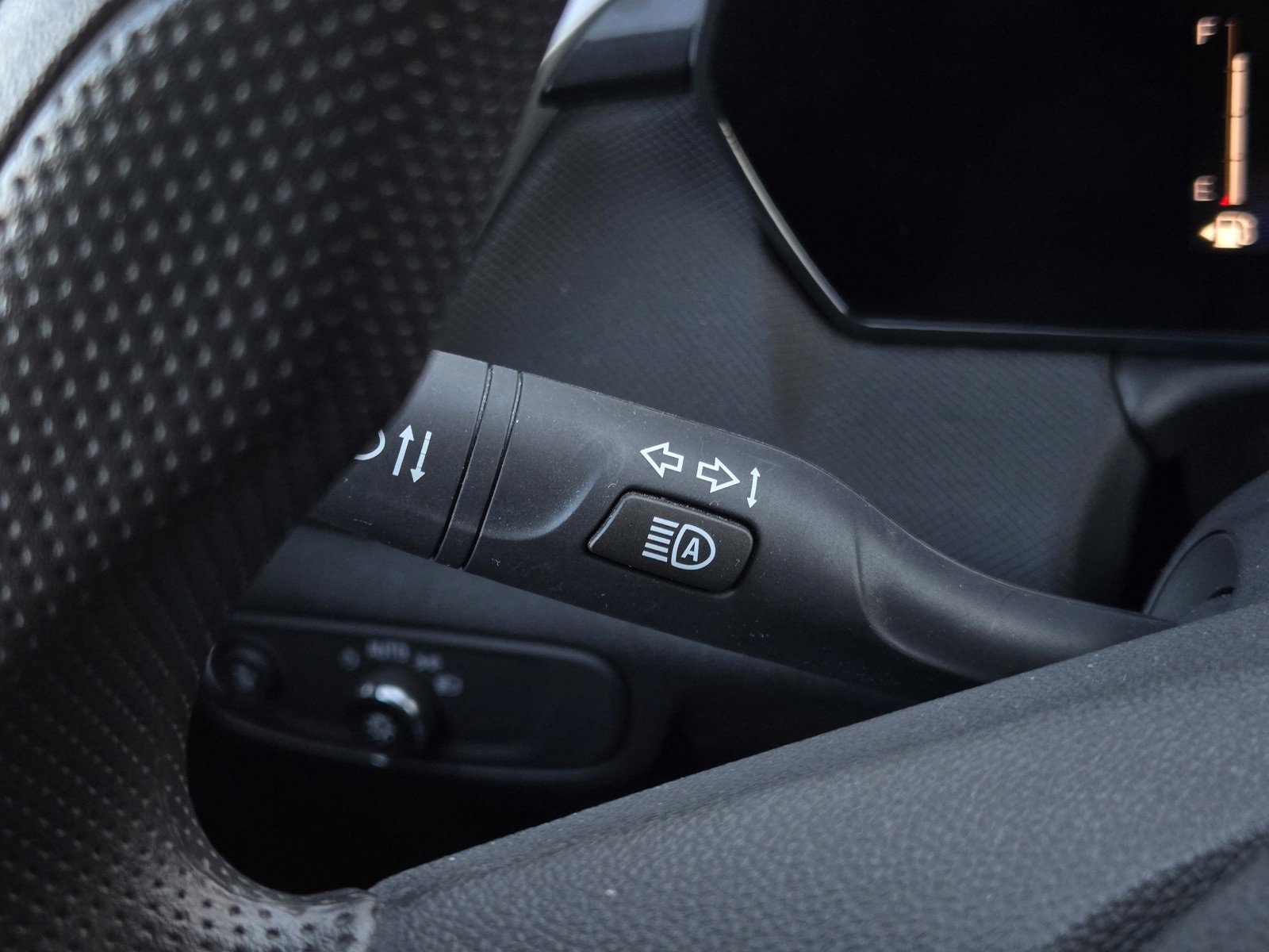 Used 2025 Chevrolet TrailBlazer LT image 22