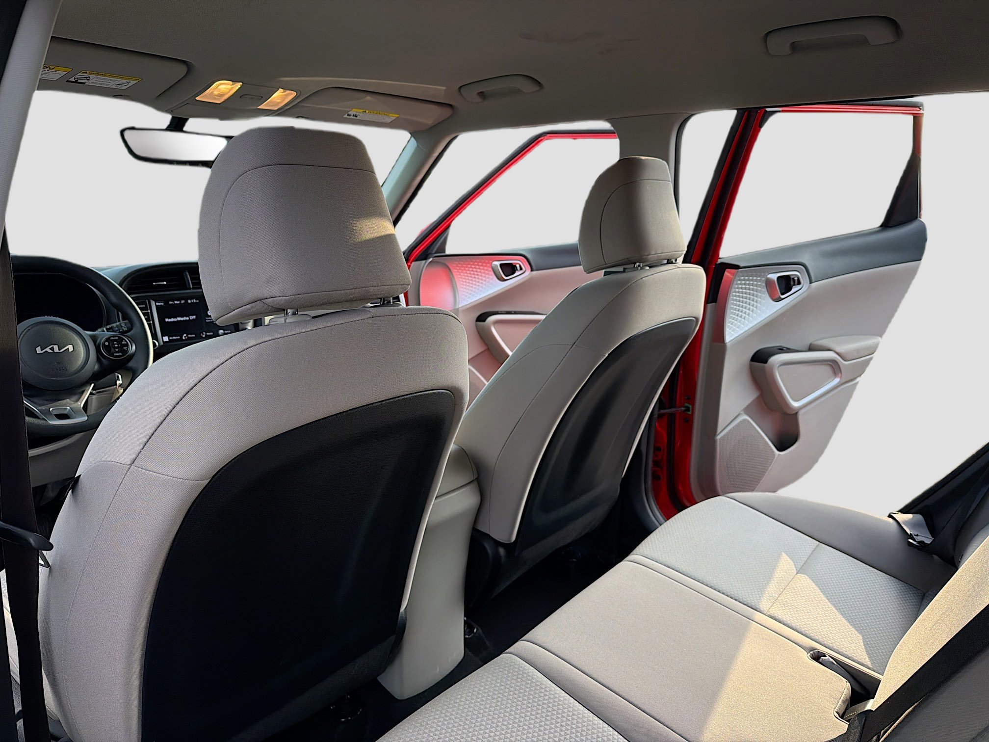 Used 2022 Kia Soul LX image 6