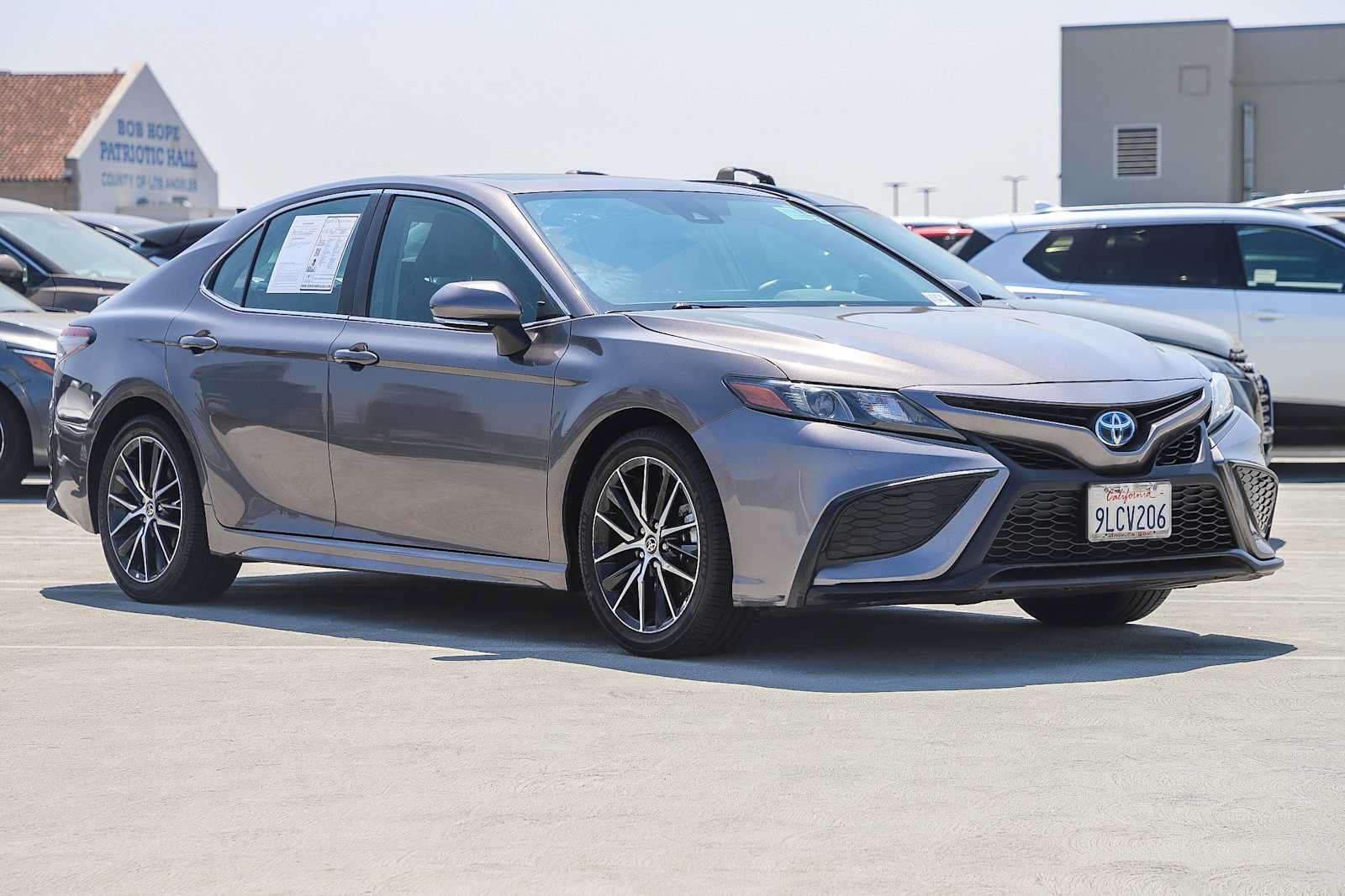 Used 2024 Toyota Camry SE w/ Audio Upgrade Package FWD image 3