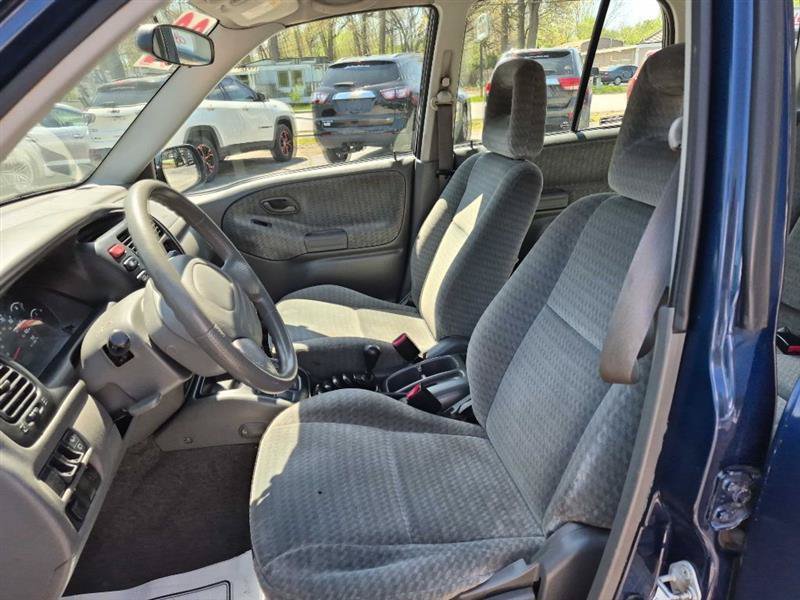Used 2002 Suzuki Vitara JLX AWD/4WD image 11