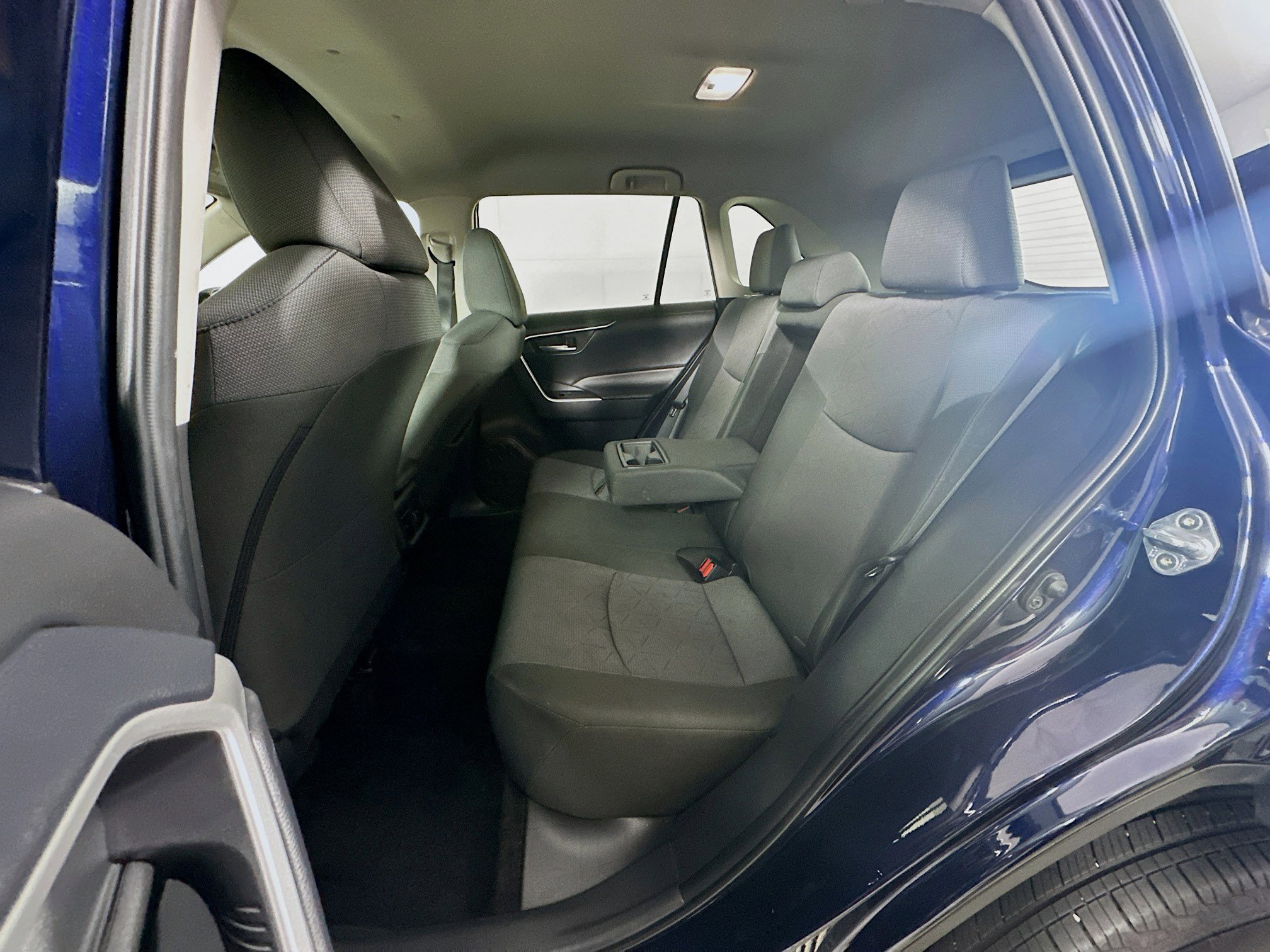 Used 2025 Toyota RAV4 XLE FWD image 28
