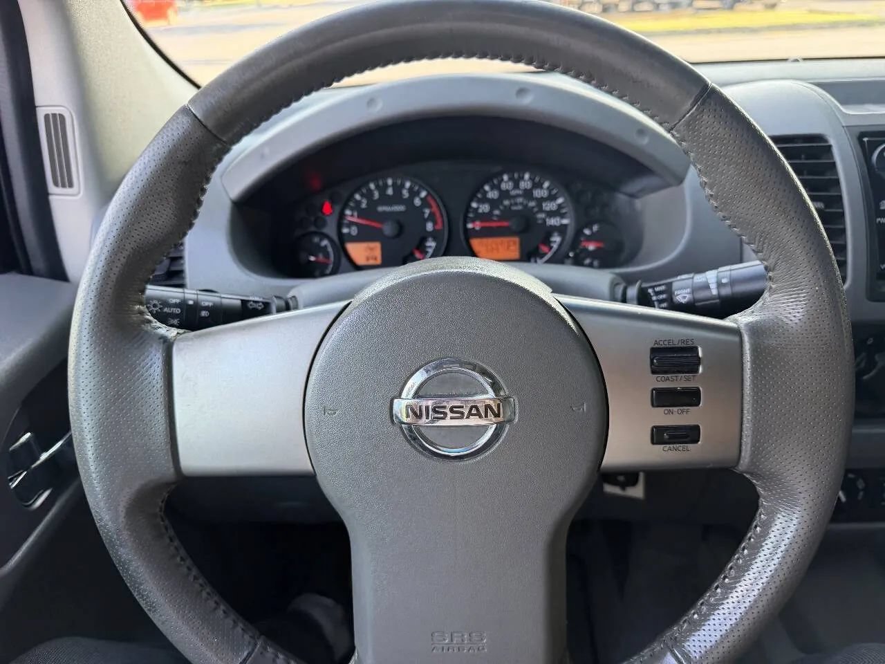 Used 2005 Nissan Frontier LE w/ (X01) Leather Pkg AWD/4WD image 21