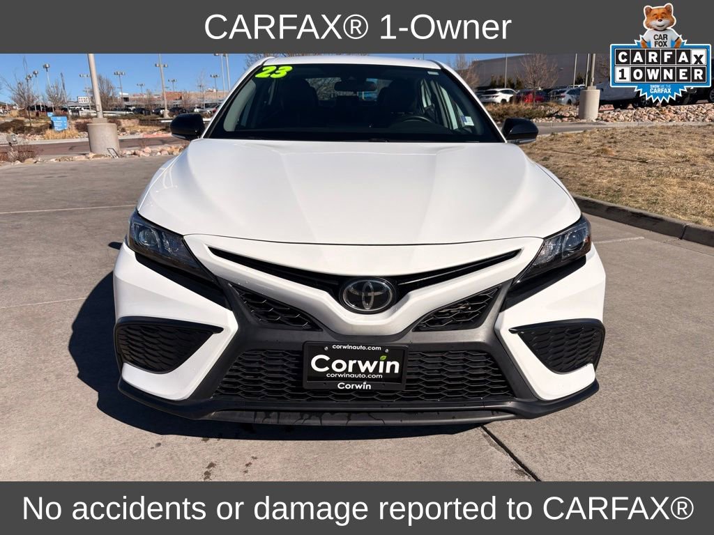Used 2023 Toyota Camry SE image 2