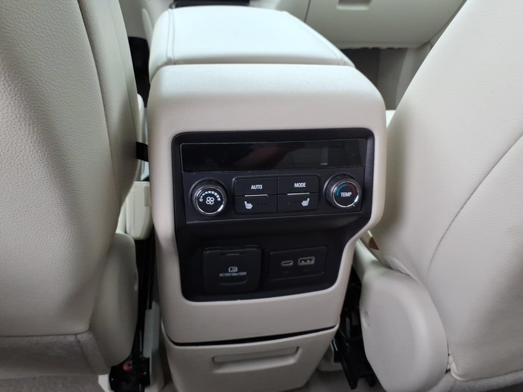 Used 2023 GMC Acadia Denali w/ Denali Ultimate Package AWD/4WD image 12