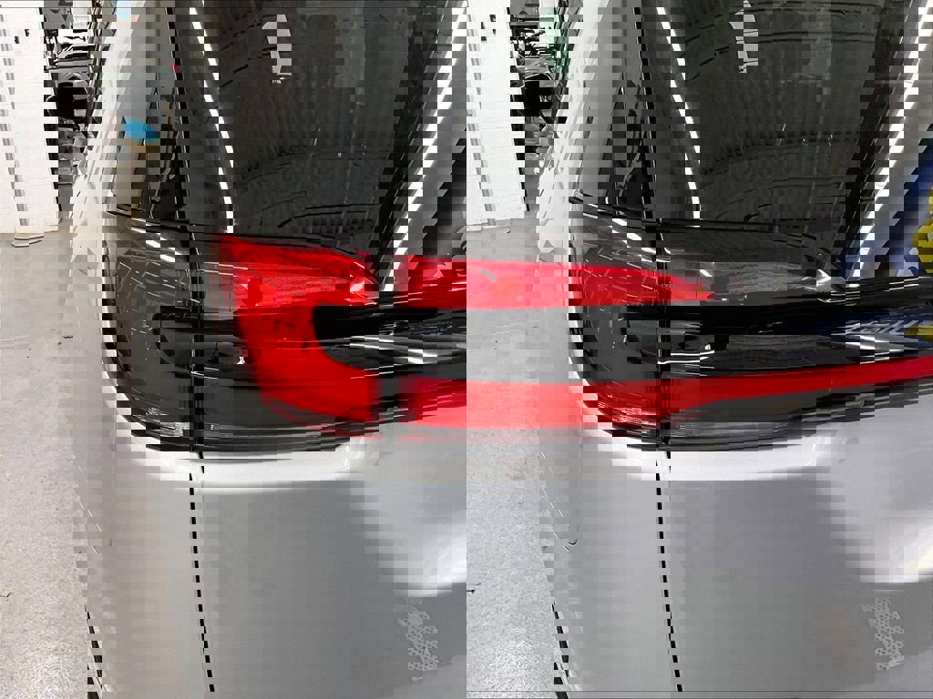 Used 2023 Chrysler Pacifica Touring-L FWD image 32