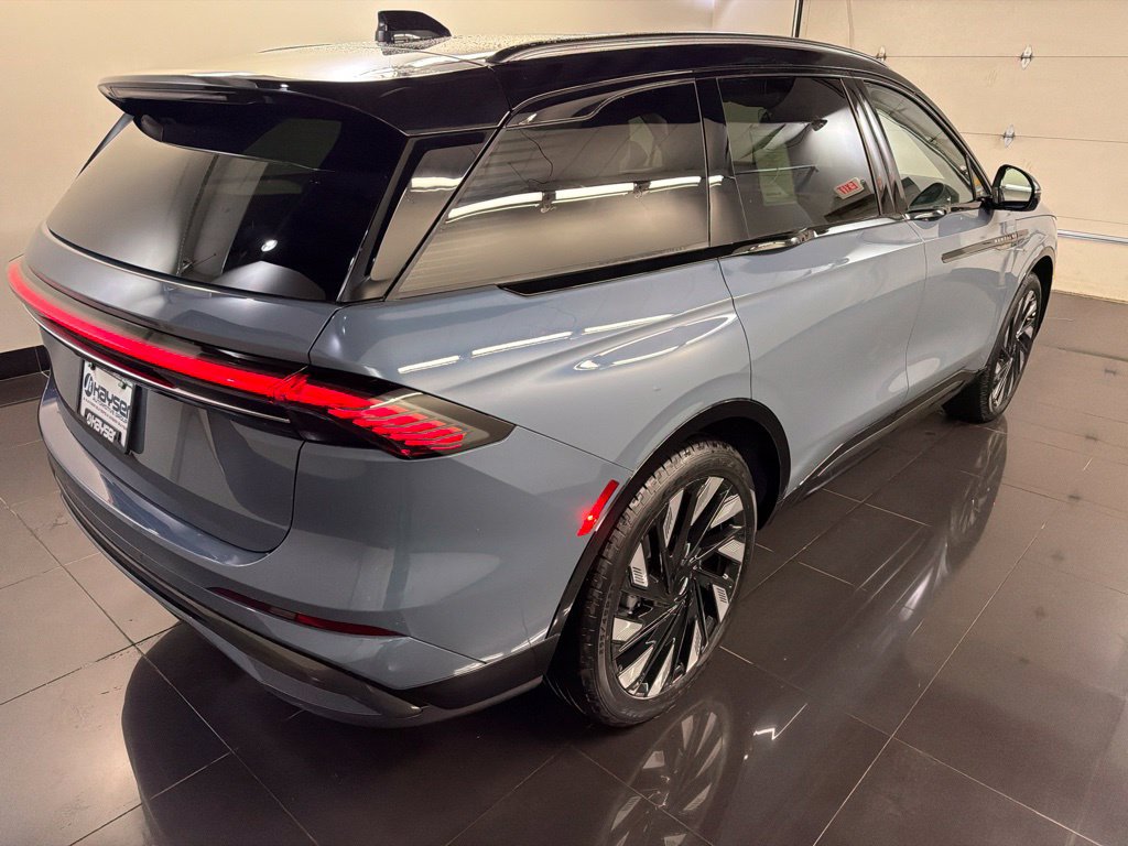 New 2026 Lincoln Nautilus Reserve w/ Jet Appearance Package AWD/4WD image 6