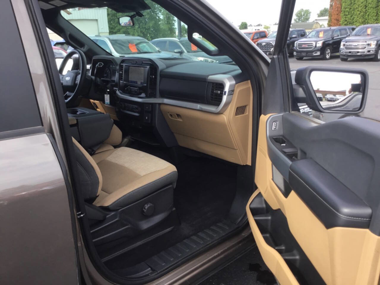 Used 2023 Ford F150 XLT image 11