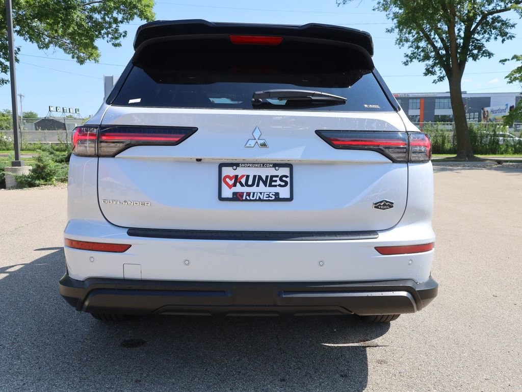 New 2025 Mitsubishi Outlander Trail Edition image 8