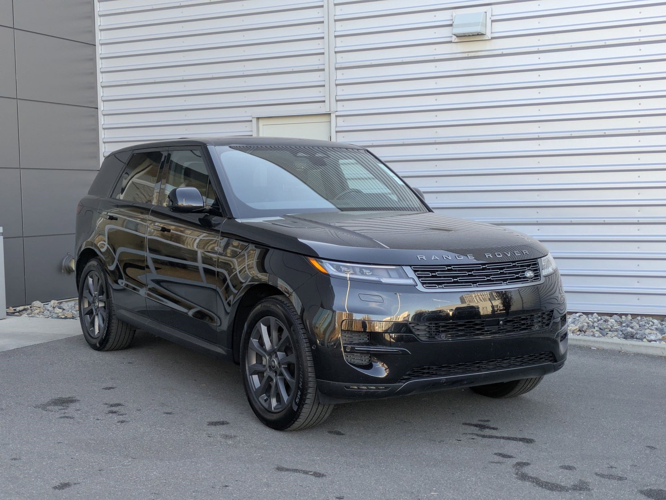 Used 2025 Land Rover Range Rover Sport image 10