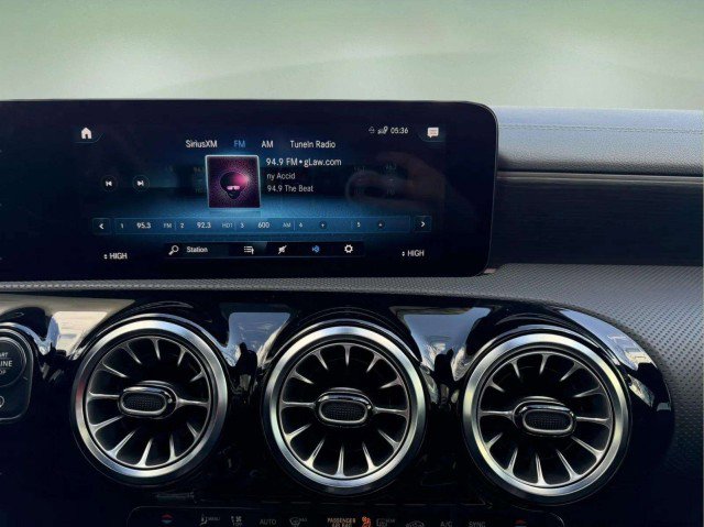 Used 2023 Mercedes-Benz CLA 250 4MATIC image 27