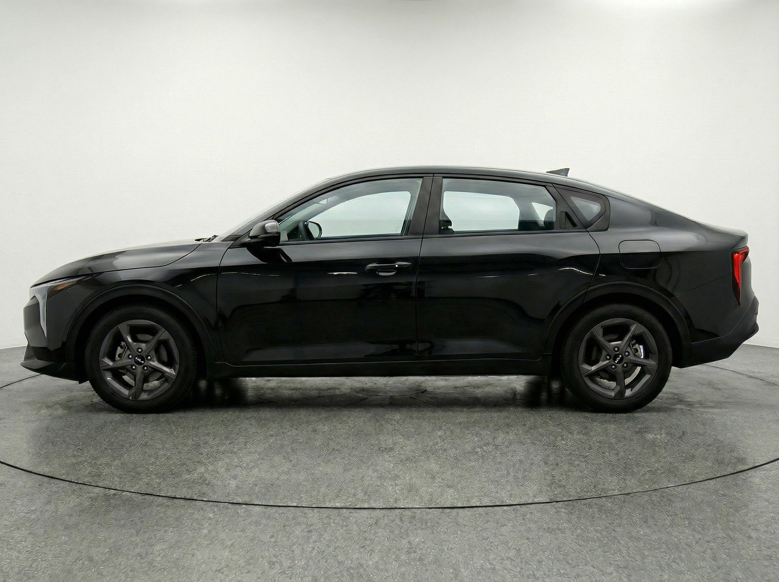 Used 2025 Kia K4 FWD image 3