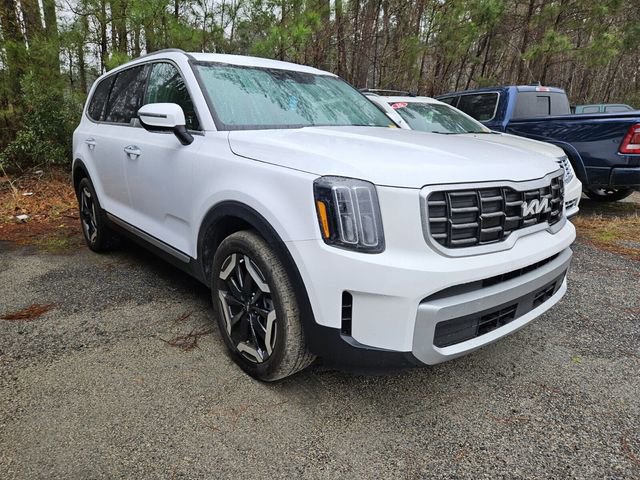 Used 2024 Kia Telluride S image 5