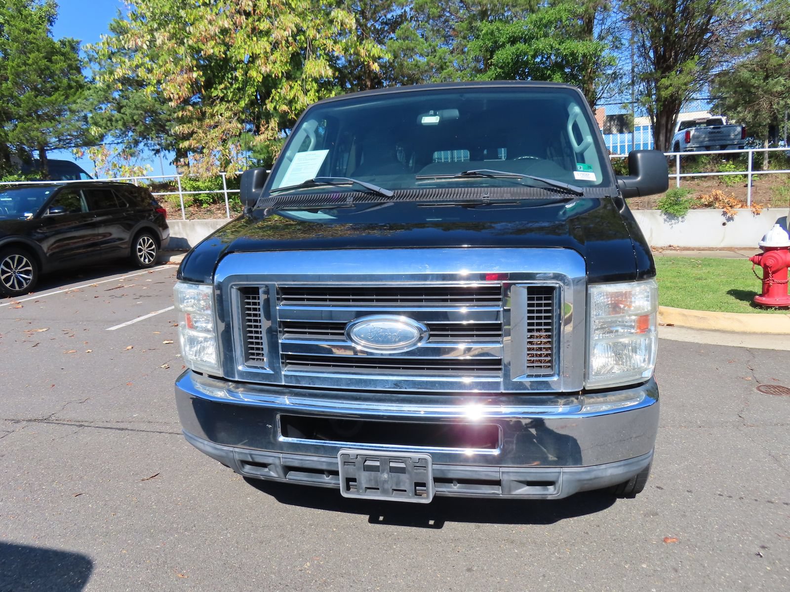 Used 2014 Ford E-350 and Econoline 350 XLT RWD image 2