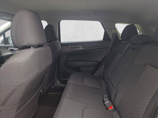 Used 2023 Kia Sportage LX AWD/4WD image 15