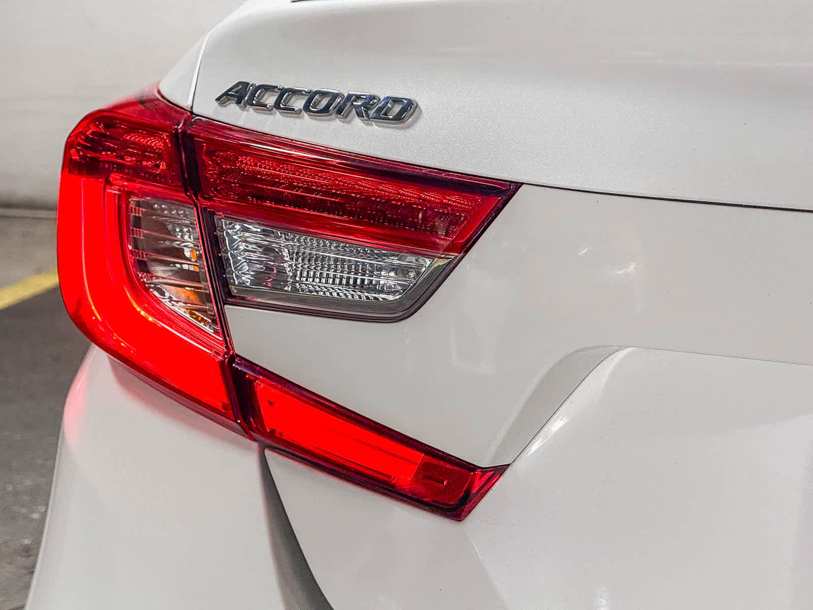 Used 2018 Honda Accord Sport image 11