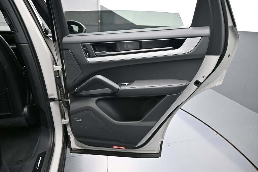 Certified 2025 Porsche Cayenne S AWD/4WD image 27