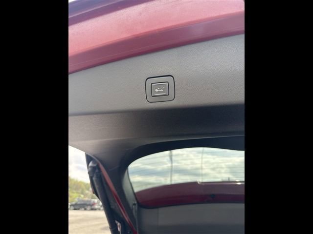 Used 2023 Buick Encore GX Essence w/ Experience Buick Package image 14