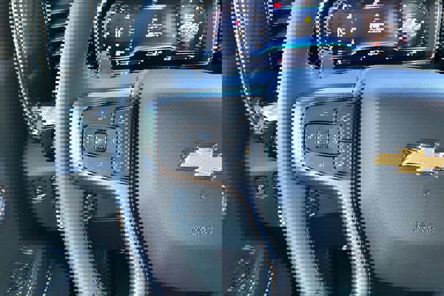 Used 2025 Chevrolet Silverado 1500 High Country w/ Technology Package AWD/4WD image 23