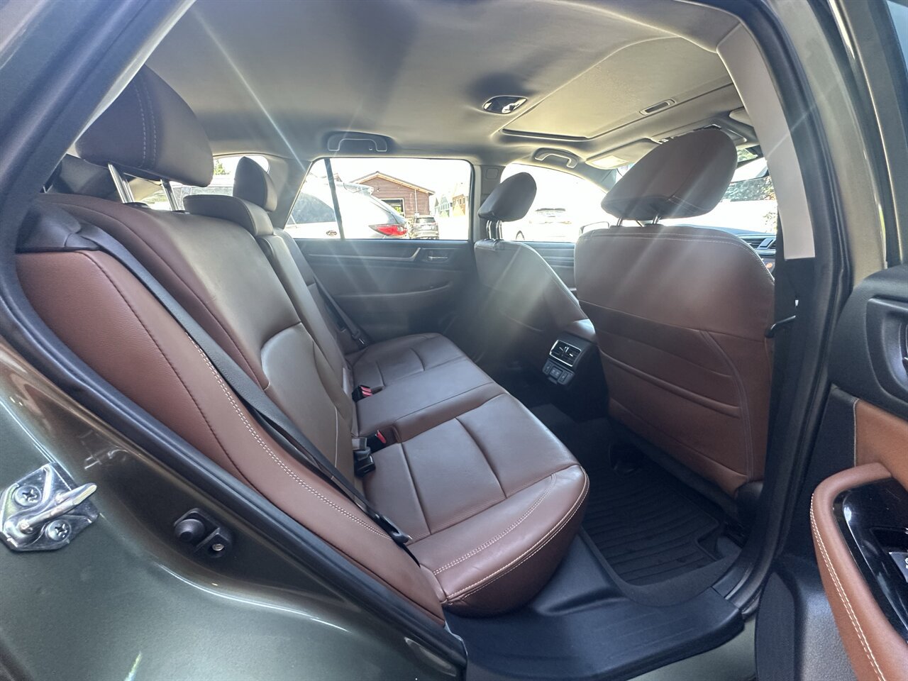 Used 2019 Subaru Outback 2.5i Touring w/ Popular Package #3A AWD/4WD image 41