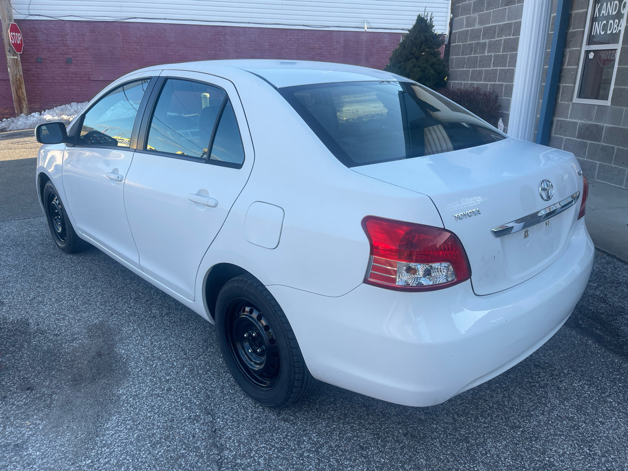 Used 2011 Toyota Yaris Sedan image 7