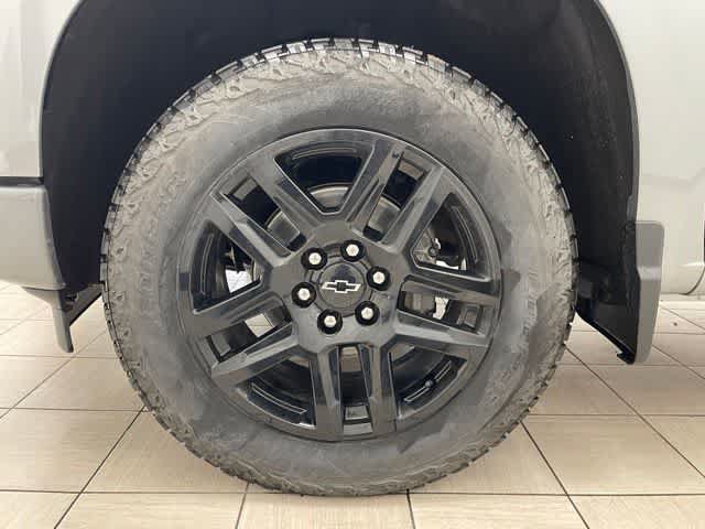 Used 2023 Chevrolet Silverado 1500 Custom w/ LPO, Dark Essentials Package AWD/4WD image 7