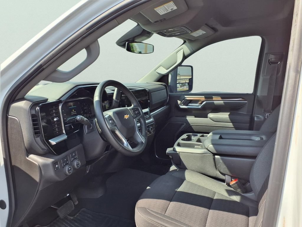 Used 2025 Chevrolet Silverado 2500 LT w/ Convenience Package AWD/4WD image 17