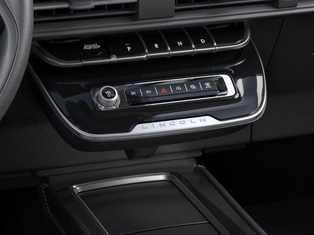 New 2025 Lincoln Corsair Reserve w/ Equipment Group 202A AWD/4WD image 15