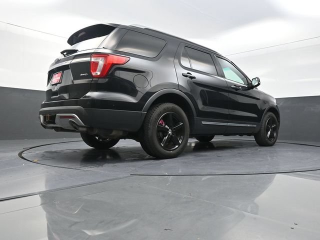 Used 2017 Ford Explorer XLT AWD/4WD image 39