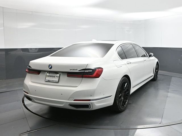Used 2022 BMW 740i w/ Premium Package image 8