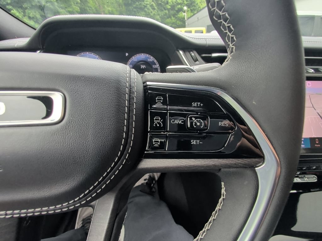 Used 2023 Jeep Grand Cherokee L Overland AWD/4WD image 20