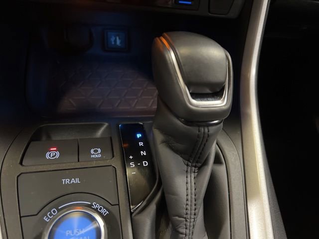 Used 2024 Toyota RAV4 Limited AWD/4WD image 31
