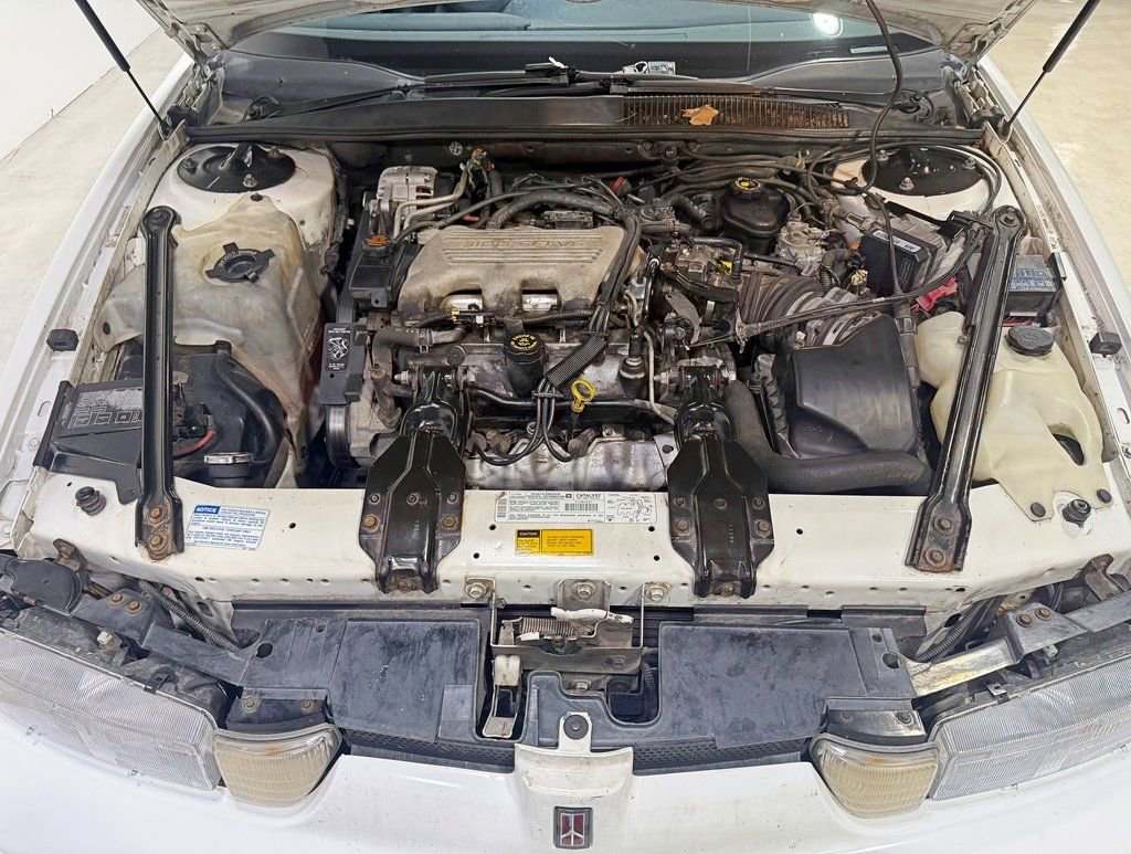 Used 1997 Oldsmobile Cutlass Supreme SL image 40