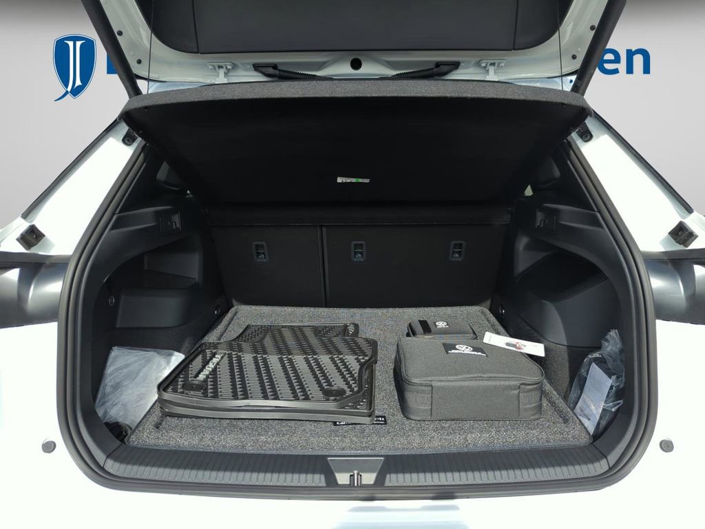 Used 2026 Volkswagen Tiguan SEL R-Line image 42