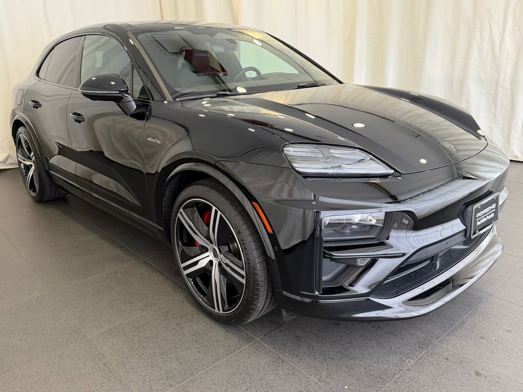 Certified 2025 Porsche Macan Turbo Electric AWD/4WD image 7