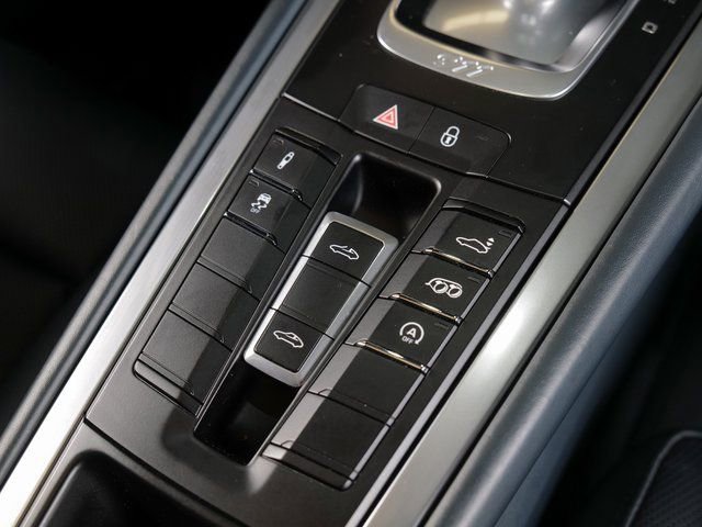 Certified 2017 Porsche 911 Targa 4S image 16