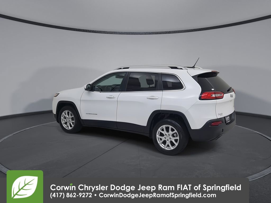 Used 2018 Jeep Cherokee Latitude w/ Cold Weather Group image 10