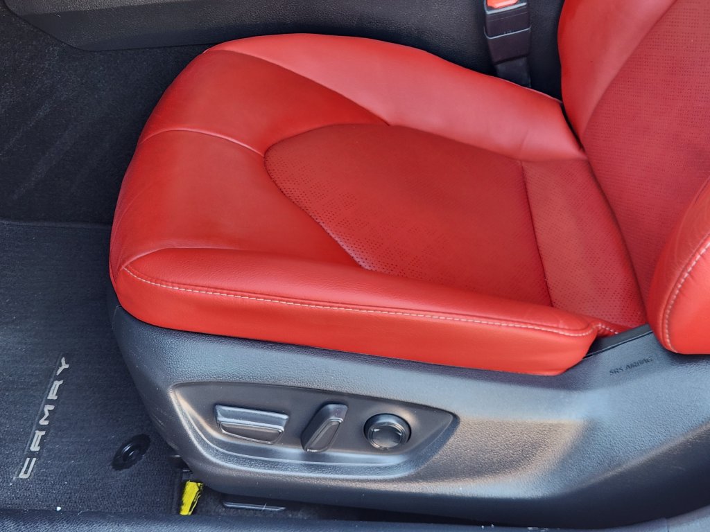 Used 2020 Toyota Camry XSE FWD image 23