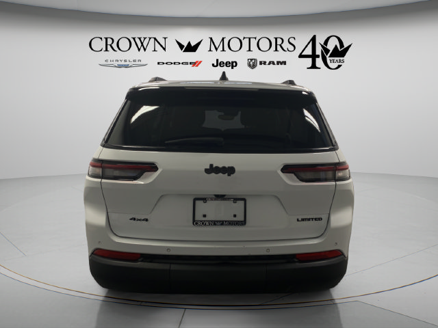 Used 2023 Jeep Grand Cherokee L Limited w/ Black Appearance Package AWD/4WD image 13