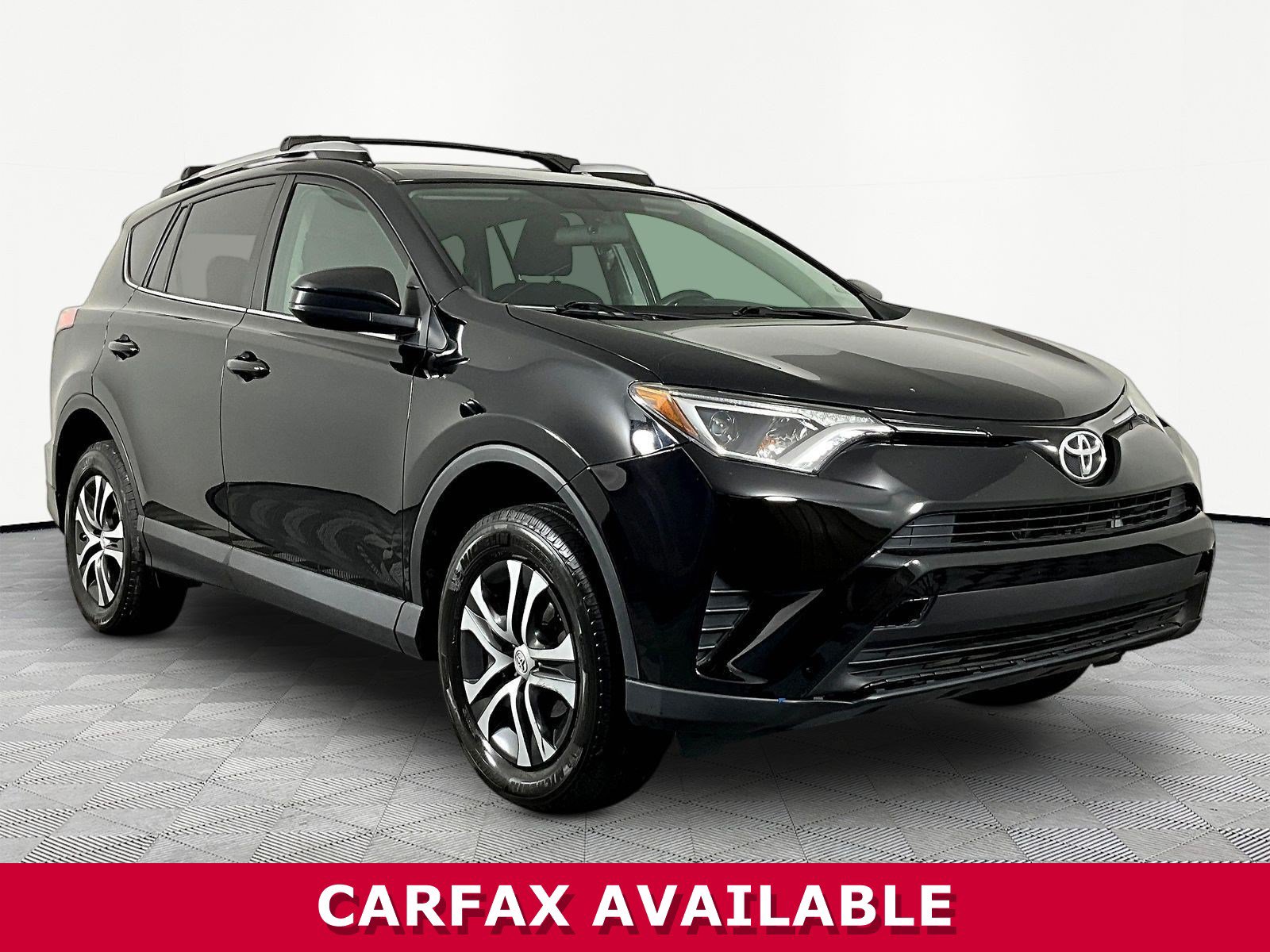 Used 2016 Toyota RAV4 LE AWD/4WD image 3